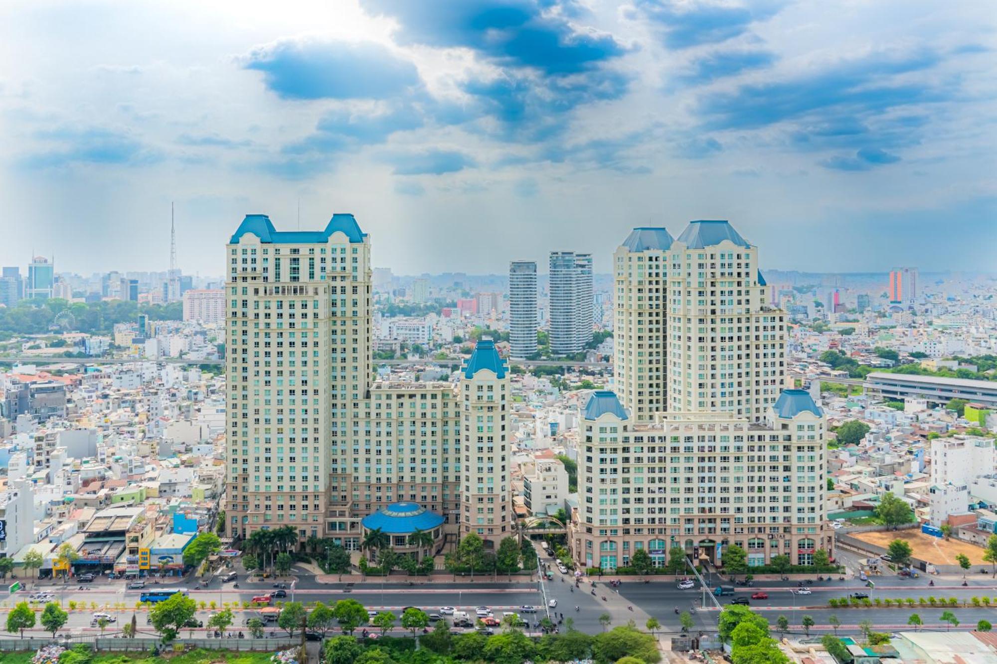 Central Apartments - Vinhomes Central Park, Landmark 81 Area & Ice Skating Rink Ho Chi Minh City Exterior photo