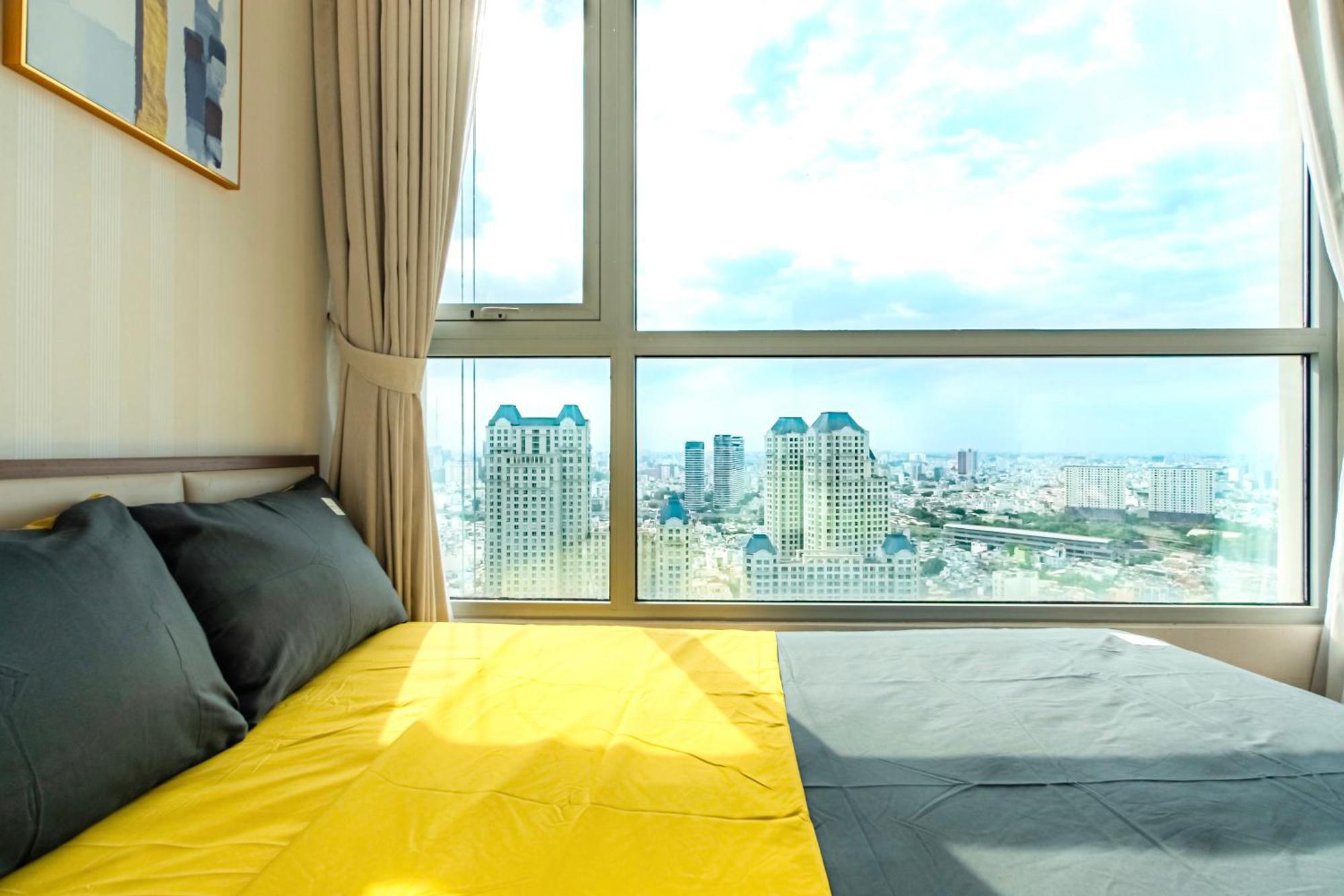Central Apartments - Vinhomes Central Park, Landmark 81 Area & Ice Skating Rink Ho Chi Minh City Exterior photo