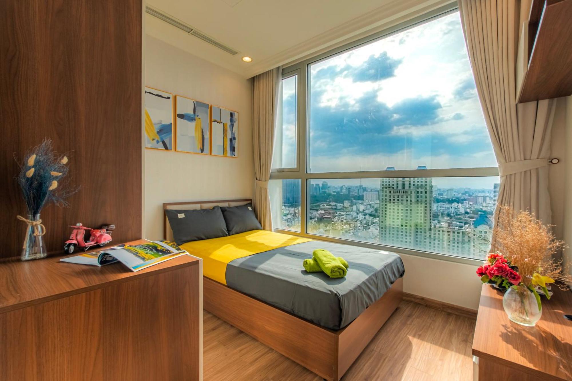 Central Apartments - Vinhomes Central Park, Landmark 81 Area & Ice Skating Rink Ho Chi Minh City Exterior photo